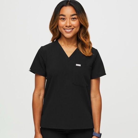 Figs Tops - NWT Figs Catarina Petite One-Pocket Scrub Top